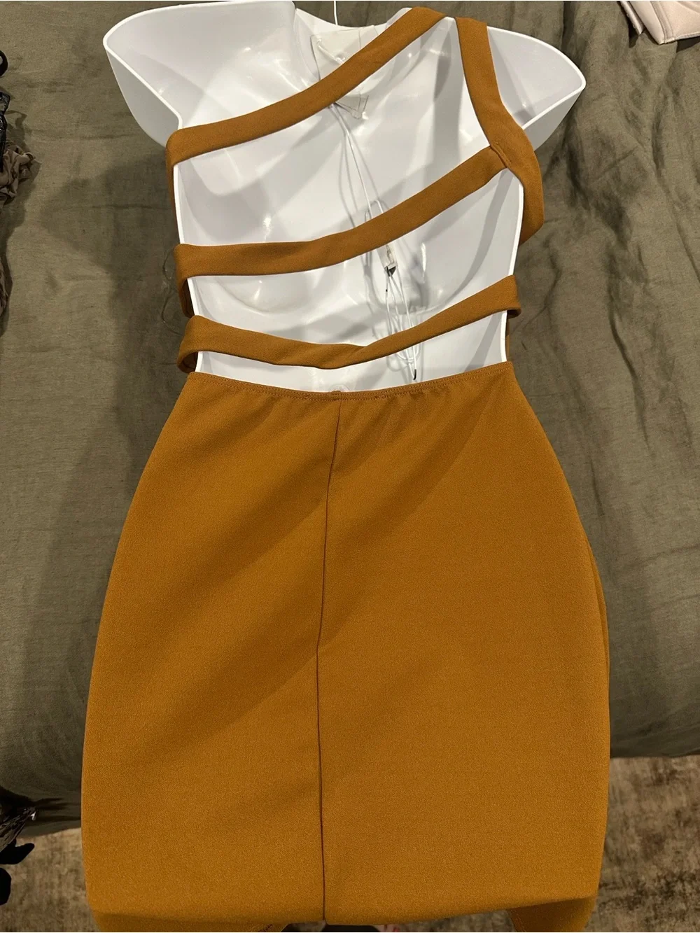 One-Shoulder Caramel Bodycon Dress - Picture 4 of 4